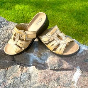 Clarks    Woman’s Slip On Sandals